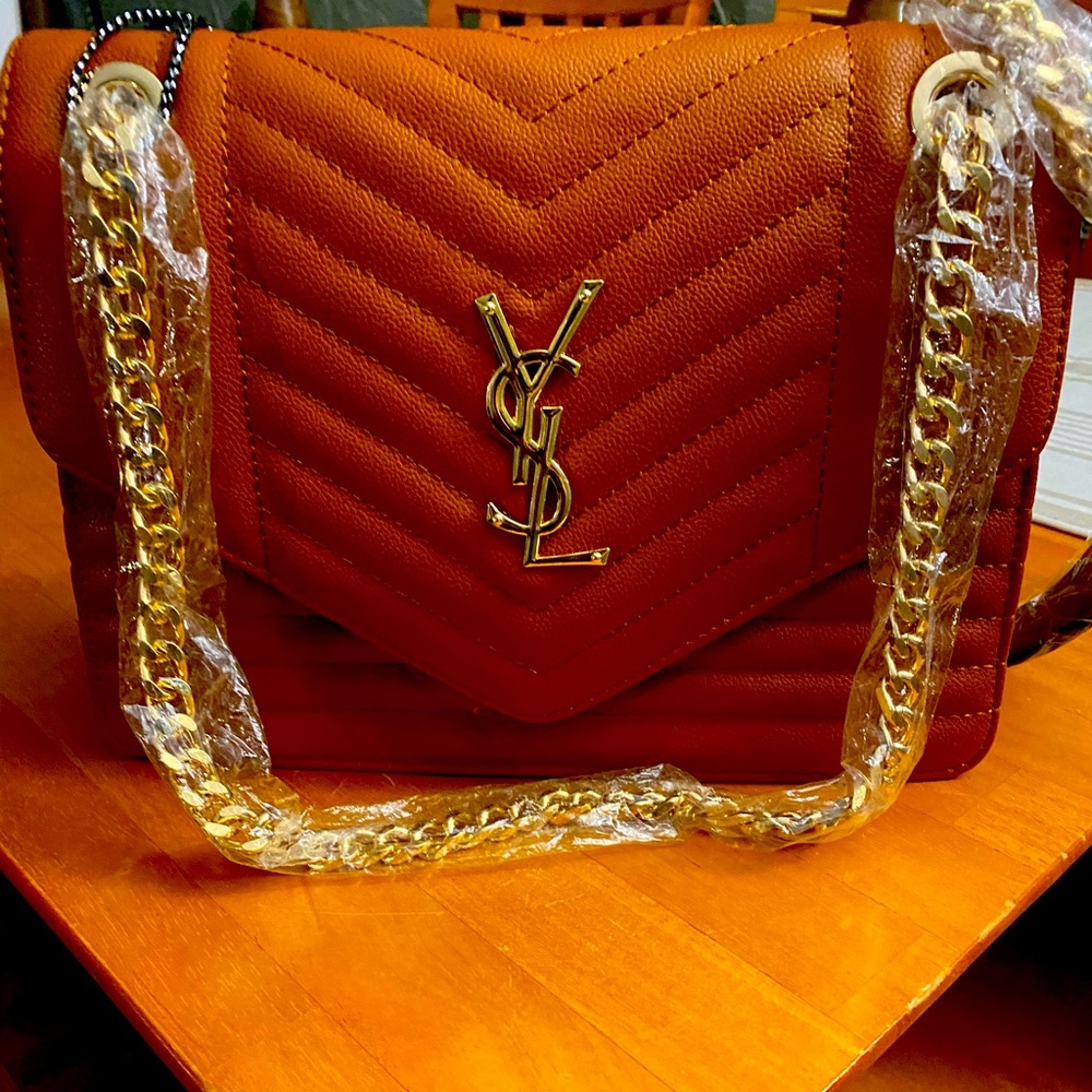 Stunning deep brown shoulder bag!